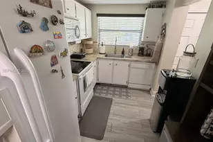 8982 Palm Tree Ln, Pembroke Pines, FL 33024 - Photo 16