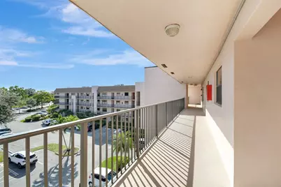 10145 Sunrise Lakes Blvd #403, Sunrise, FL 33322 - Photo 32