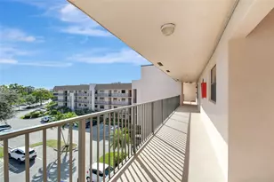 10145 Sunrise Lakes Blvd, Sunrise, FL 33322 - Photo 32