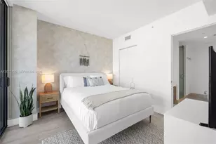 121 NE 34th St, Miami, FL 33137 - Photo 16
