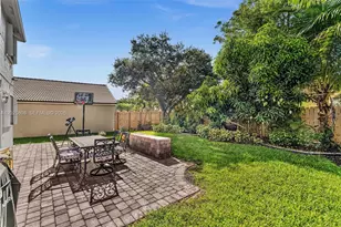 16408 Sapphire Pl, Weston, FL 33331 - Photo 2