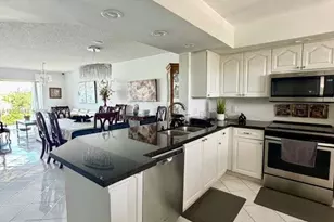 1400 SW 131st Way, Pembroke Pines, FL 33027 - Photo 10
