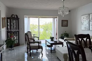 1400 SW 131st Way, Pembroke Pines, FL 33027 - Photo 6