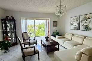 1400 SW 131st Way, Pembroke Pines, FL 33027 - Photo 4