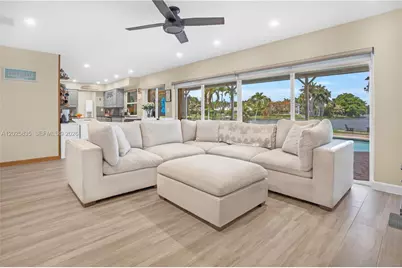 4890 SW 104th Ave, Cooper City, FL 33328 - Photo 10