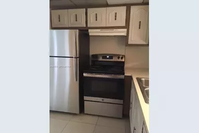 9351 Fontainebleau Bl #B214, Miami, FL 33172 - Photo 2