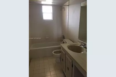 9351 Fontainebleau Bl #B214, Miami, FL 33172 - Photo 6