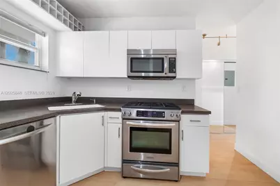 1300 Lincoln Rd #B402, Miami Beach, FL 33139 - Photo 12