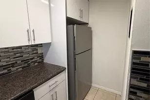 7429 SW 152nd Ave, Miami, FL 33193 - Photo 4