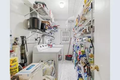 251 NW 60th Ct, Miami, FL 33126 - Photo 22