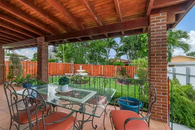 251 NW 60th Ct, Miami, FL 33126 - Photo 28