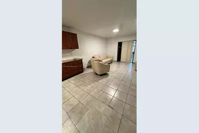 4198 W 10th Ave, Hialeah, FL 33012 - Photo 4