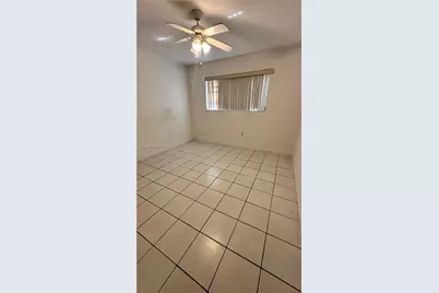4198 W 10th Ave, Hialeah, FL 33012 - Photo 8
