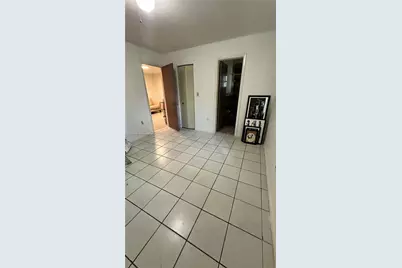 4198 W 10th Ave, Hialeah, FL 33012 - Photo 6