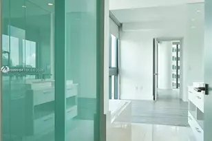 650 NE 32nd St, Miami, FL 33137 - Photo 12