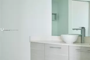 650 NE 32nd St, Miami, FL 33137 - Photo 14