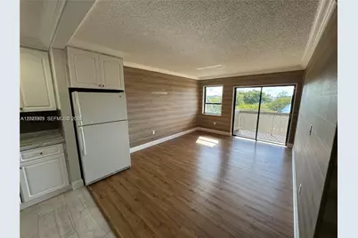 1121 SW 122nd Ave #412-2, Miami, FL 33184 - Photo 1