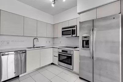 4250 Biscayne Blvd #914, Miami, FL 33137 - Photo 2