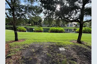 821 E Village Cir #821, Davie, FL 33325 - Photo 16