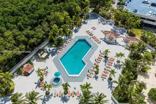 100 Bayview Dr, Sunny Isles Beach, FL 33160 - Photo 20