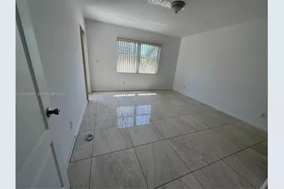 718 NE 4th Ct #718, Hallandale Beach, FL 33009 - Photo 4