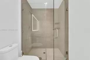 2960 NE 207th St, Aventura, FL 33180 - Photo 24