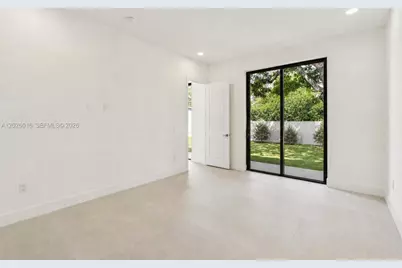 1521 SW 40th Ter, Fort Lauderdale, FL 33317 - Photo 10