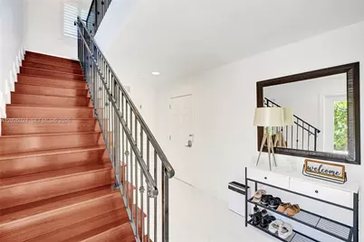 1112 NE 17th Way, Fort Lauderdale, FL 33304 - Photo 2