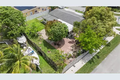 1611 SW 67th Ave, North Lauderdale, FL 33068 - Photo 36