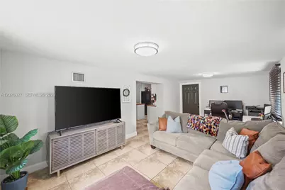 1611 SW 67th Ave, North Lauderdale, FL 33068 - Photo 14