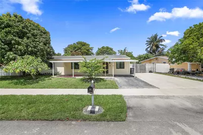 1611 SW 67th Ave, North Lauderdale, FL 33068 - Photo 2