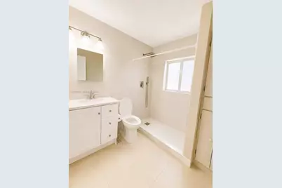 5551 E 4th Ave, Hialeah, FL 33013 - Photo 10