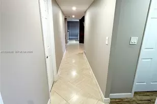 800 NE 195th St, Miami, FL 33179 - Photo 16