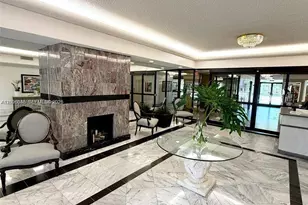 800 NE 195th St, Miami, FL 33179 - Photo 4