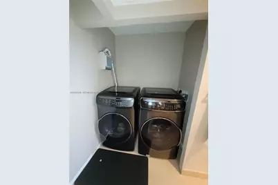 800 NE 195th St #720, Miami, FL 33179 - Photo 32