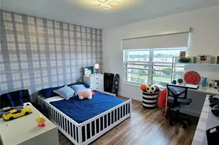 800 NE 195th St, Miami, FL 33179 - Photo 24