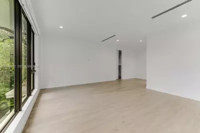 3741 Kumquat Ave, Miami, FL 33133 - Photo 38