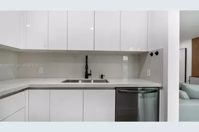 2539 S Bayshore Dr #212A, Miami, FL 33133 - Photo 10