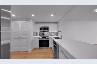 555 NE 34th St #1402, Miami, FL 33137 - Photo 8