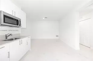 2209 SE 30th St, Homestead, FL 33035 - Photo 6