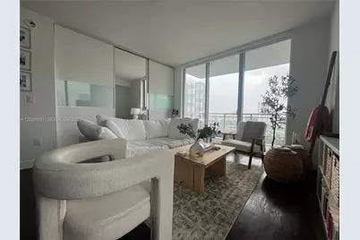 90 SW 3rd St #1705, Miami, FL 33130 - Photo 4