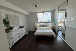 90 SW 3rd St, Miami, FL 33130 - Photo 8