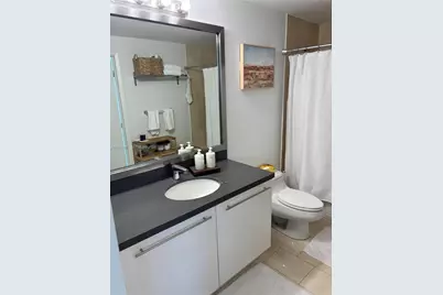 90 SW 3rd St #1705, Miami, FL 33130 - Photo 10