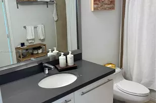 90 SW 3rd St, Miami, FL 33130 - Photo 10