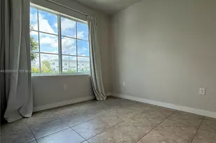 1073 NW 5th St, Florida City, FL 33034 - Photo 4