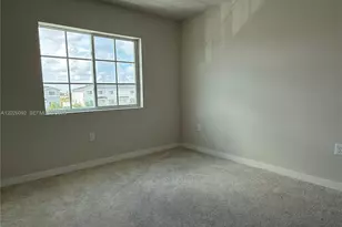 1073 NW 5th St, Florida City, FL 33034 - Photo 6