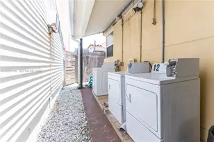 335 Georgia St, Hollywood, FL 33019 - Photo 14
