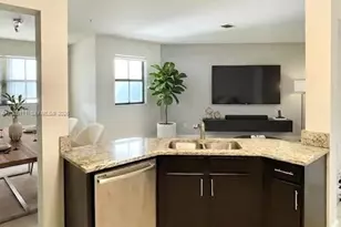 10620 NW 88th St, Doral, FL 33178 - Photo 8