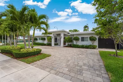 9641 SW 66th St, Miami, FL 33173 - Photo 4