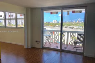 13155 Ixora Ct, North Miami, FL 33181 - Photo 4